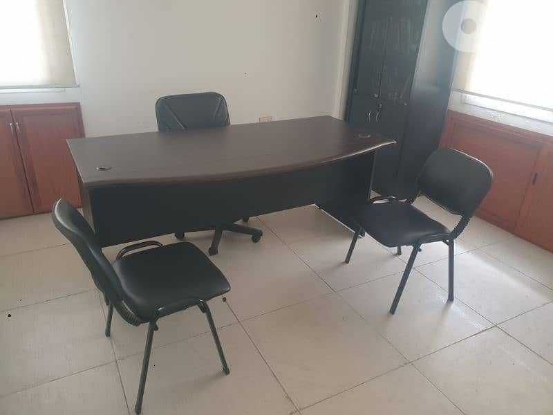 office furniture in good condition 3