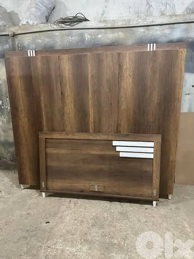 خزانة ست درف مع تخت مجوز