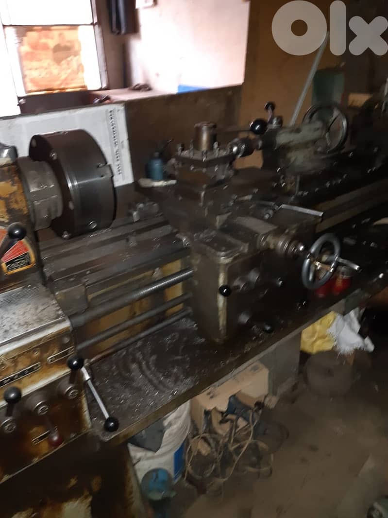 مخرطة حديد عدد ٢. الكبير الماني والصغير اميركي. 1