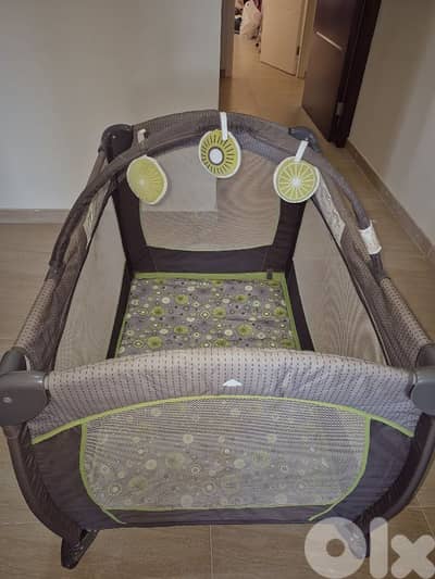 Portable baby Bed with mattress