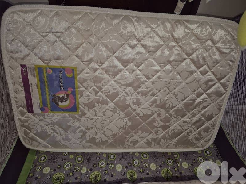 Portable baby Bed with mattress 9