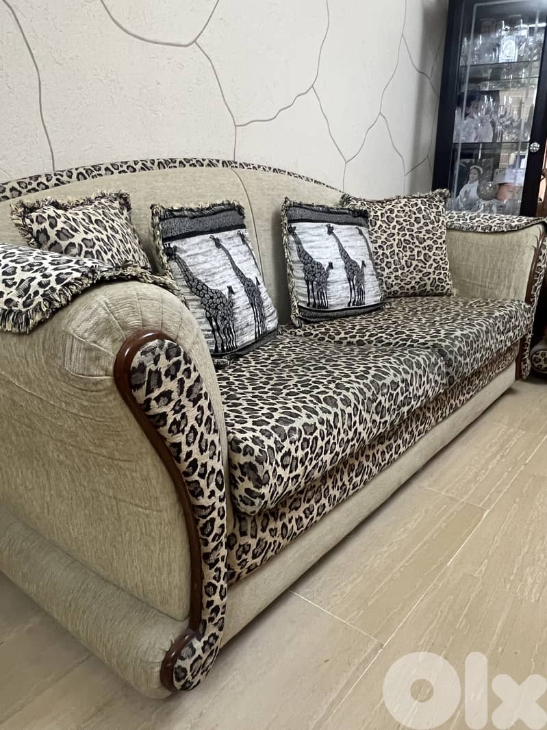 Full Living Room Furniture Package. Excellent Condition, Ready to Use 2