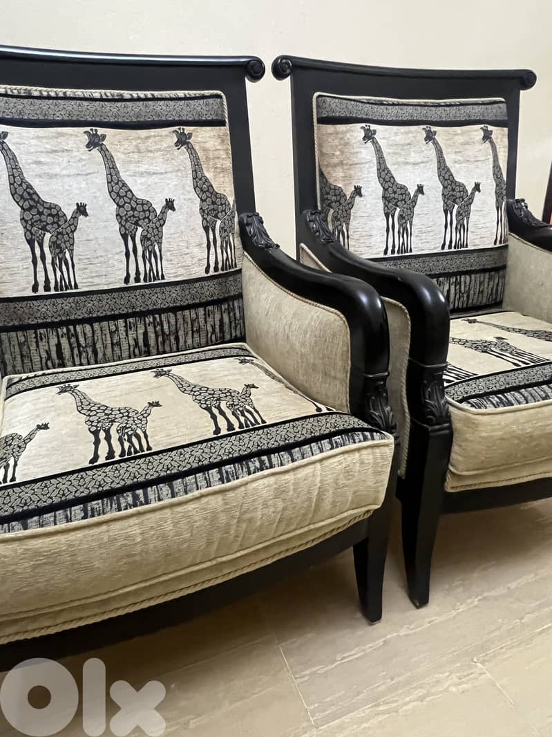 Full Living Room Furniture Package. Excellent Condition, Ready to Use 3