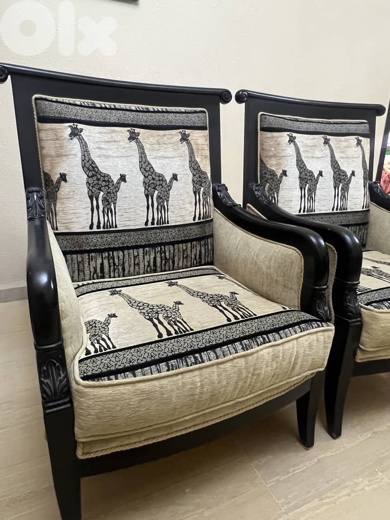 Full Living Room Furniture Package. Excellent Condition, Ready to Use 4