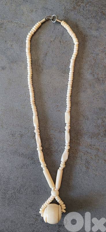 vintage carved bone necklace 1