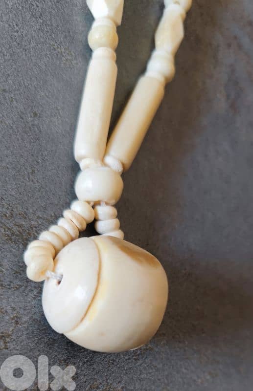 vintage carved bone necklace 2