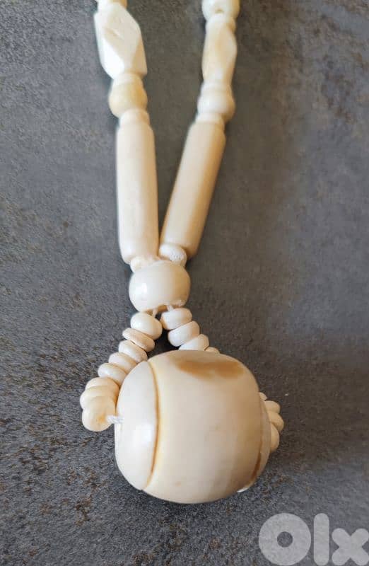 vintage carved bone necklace 3