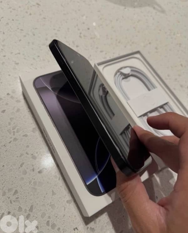 iPhone 16 Pro – 256GB – Black Titanium – Mint Condition 2