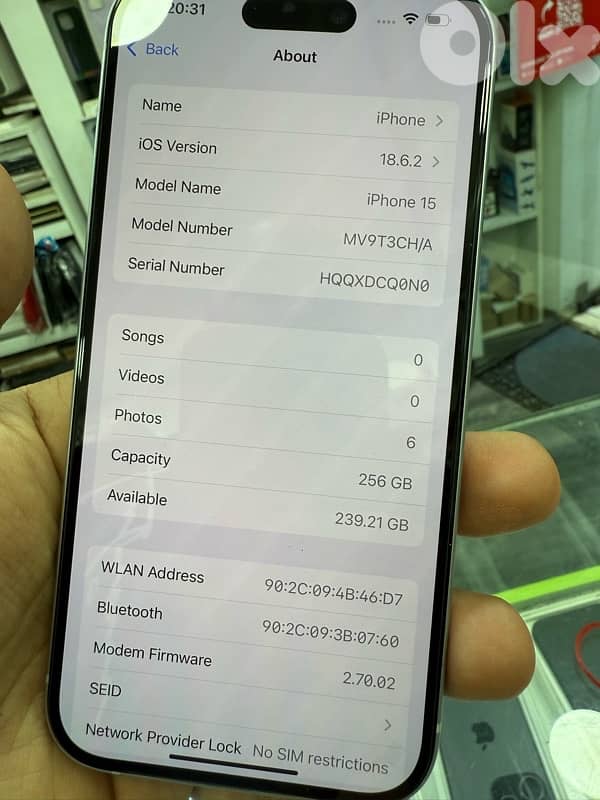 iphone 15  256g like new still water resistant 1