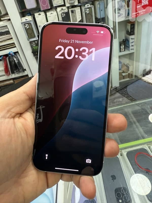 iphone 15  256g like new still water resistant 2