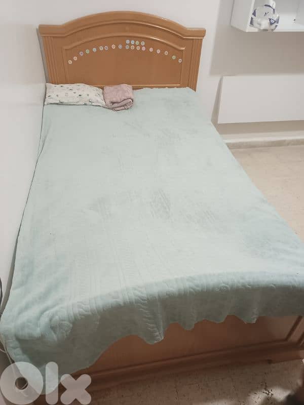 2 beds in good condition 1