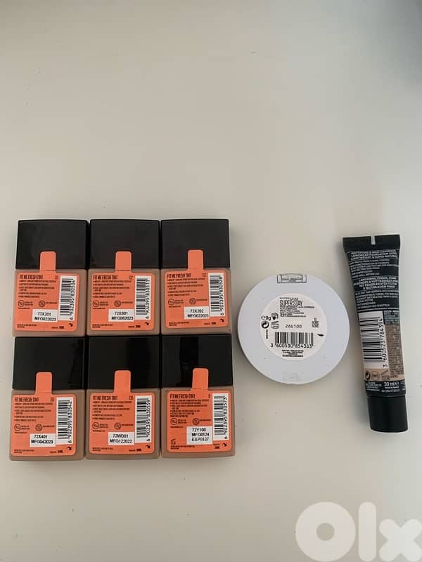 L’Oréal foundation and powder 1