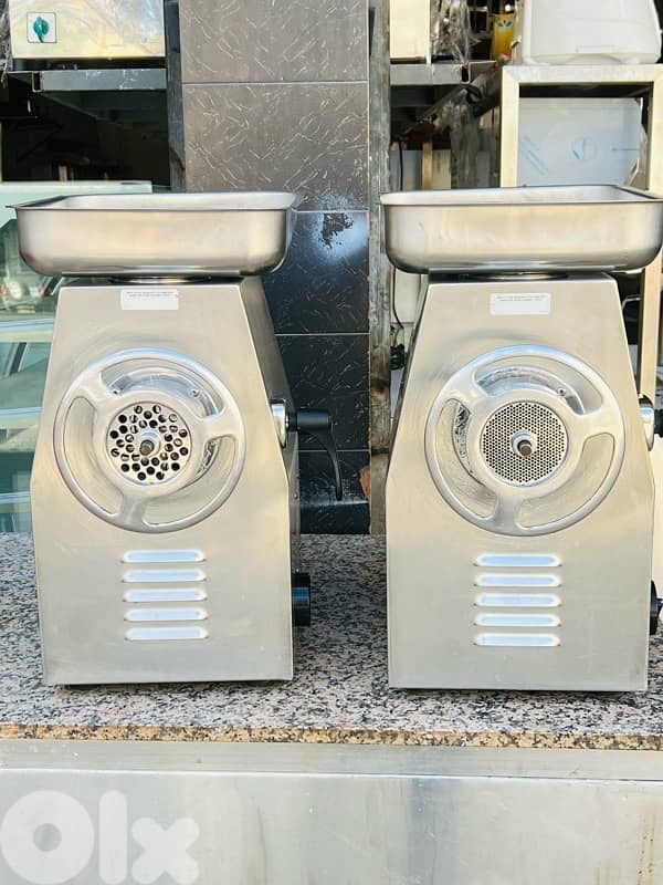 مكنات لحمة 32ايطالي فامة موديل جديد بلازيت كفالة سنة 1