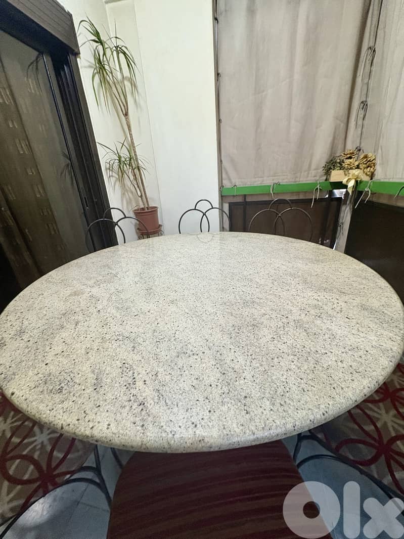 Rkham Table Ferforge (Hadid) with 8 Chairs 4