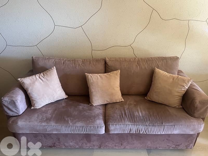 Living Room Furniture Set – Like New Condition 3