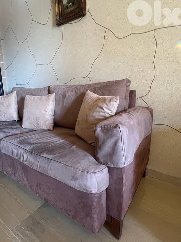 Living Room Furniture Set – Like New Condition 5