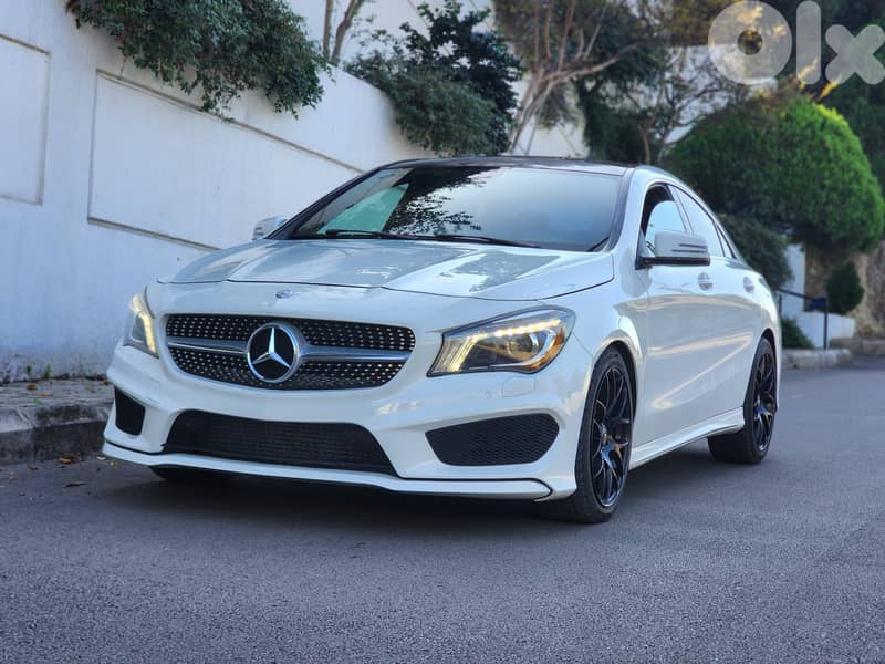 2014 Mercedes-Benz CLA250 4Matic AMG-Line 0