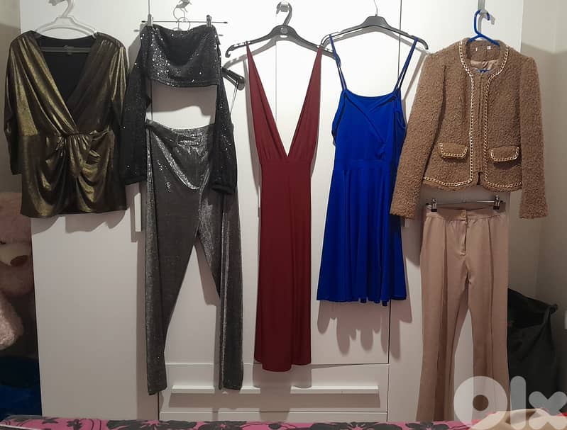 117 Pieces: Lot of Women Clothing, Shoes, and Accessories for Sale 1