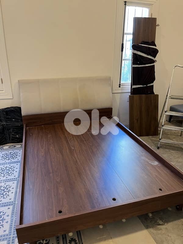 full bedroom used in good condition 3