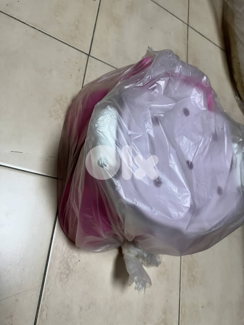 Porte bébé/car seat/high chair/baby bath/pot all like new 2