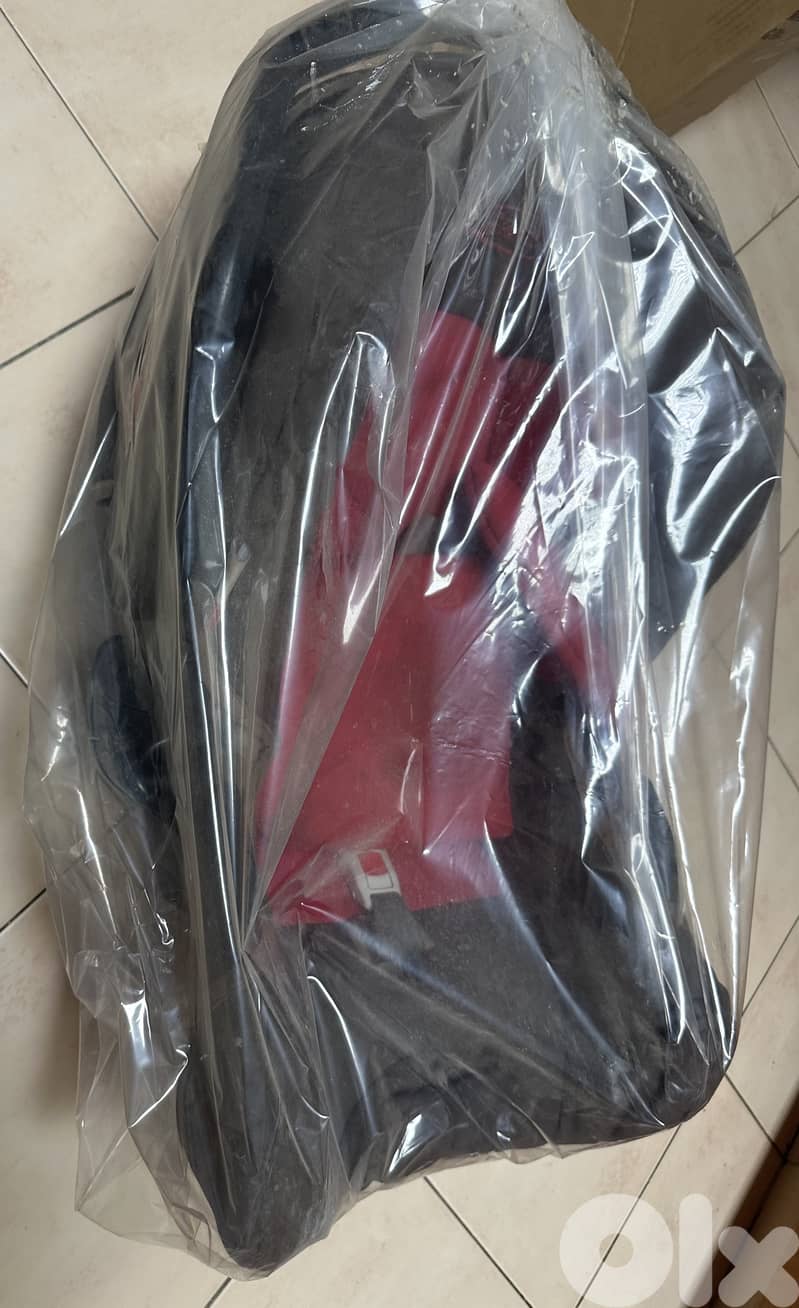 Porte bébé/car seat/high chair/baby bath/pot all like new 5