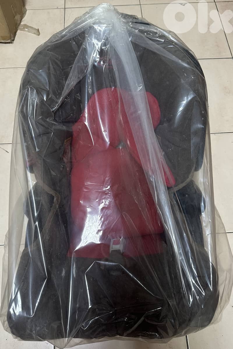 Porte bébé/car seat/high chair/baby bath/pot all like new 6