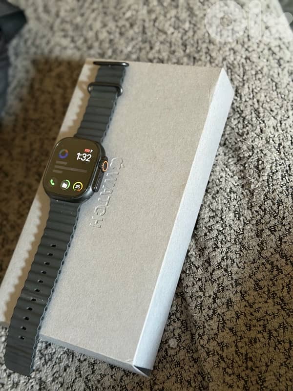 Apple Watch Ultra 2 - Black Titanium - Used LIKE new 5