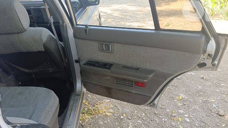 نيسان بلو بيرد 1984 0