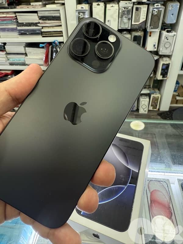 16 pro max 512g black like new 0 acratch 2