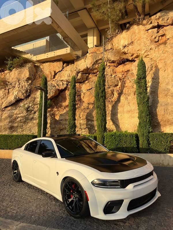 Dodge Charger hellcat 0