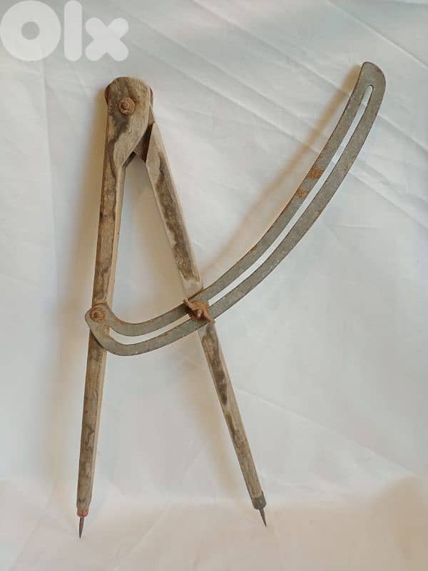 بيكار خشب قديم 0