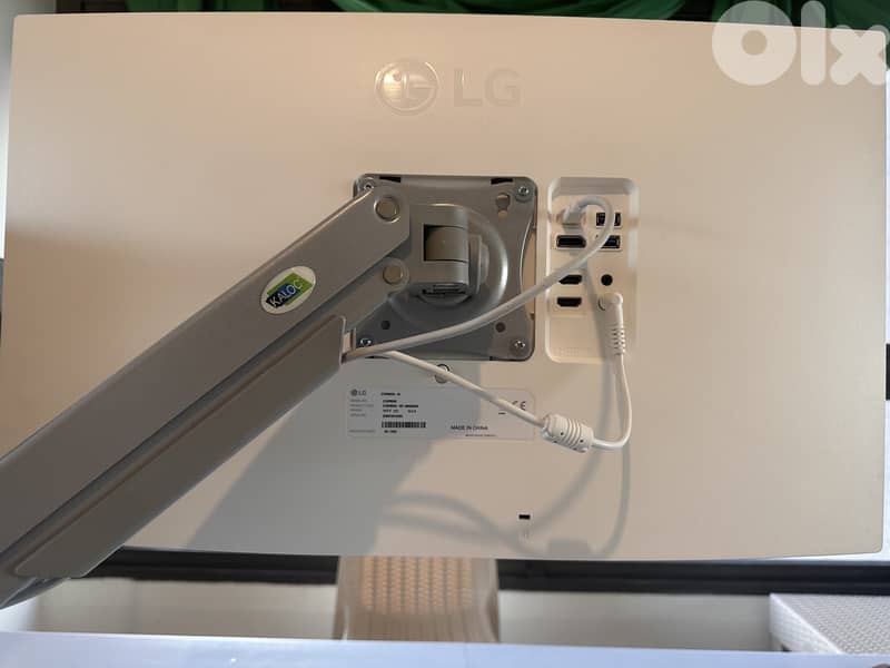 LG 27 Inch 4K UHD UltraFine IPS Monitor 60Hz | 27UP850N-W 0