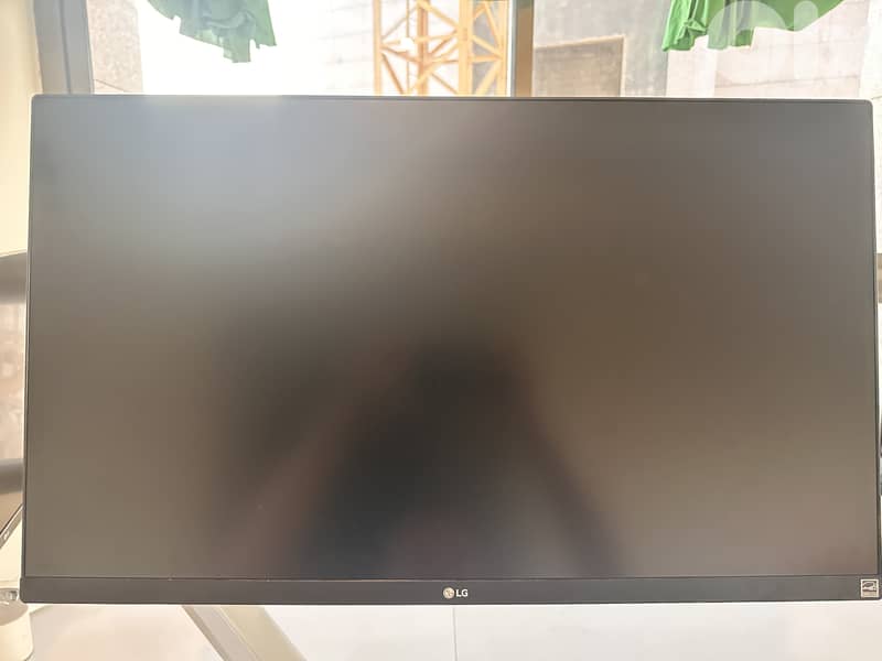 LG 27 Inch 4K UHD UltraFine IPS Monitor 60Hz | 27UP850N-W 1