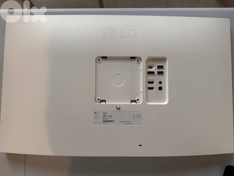 LG 27 Inch 4K UHD UltraFine IPS Monitor 60Hz | 27UP850N-W 2