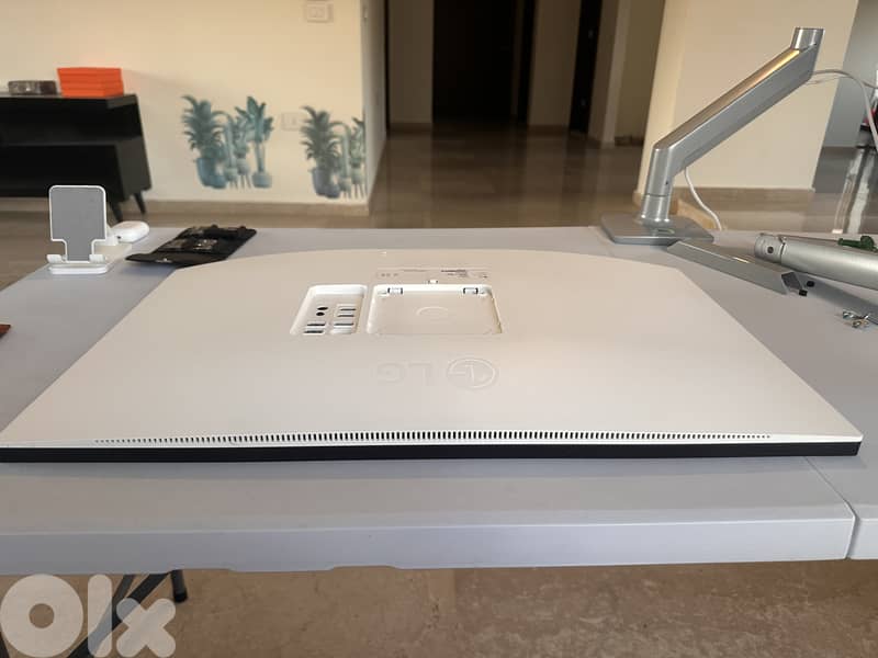 LG 27 Inch 4K UHD UltraFine IPS Monitor 60Hz | 27UP850N-W 6