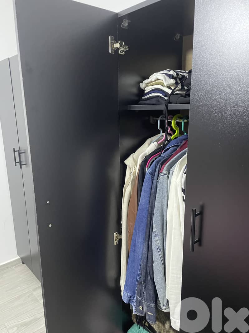 Black cabinet 6 doors 1