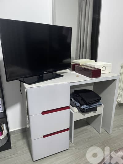 Dresser grey color with mirror