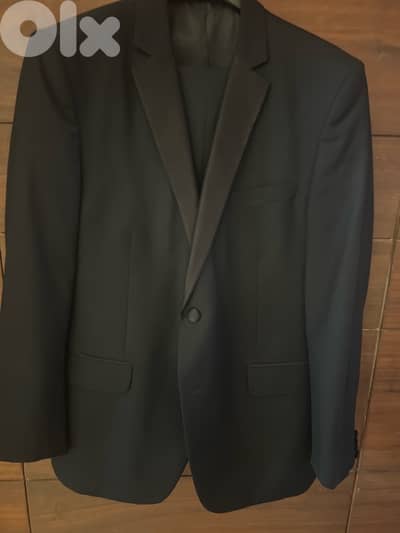classy elegant black suit