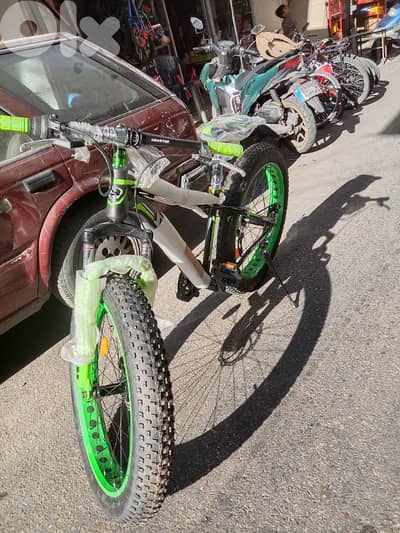 دراجة فات بايك العملاقة