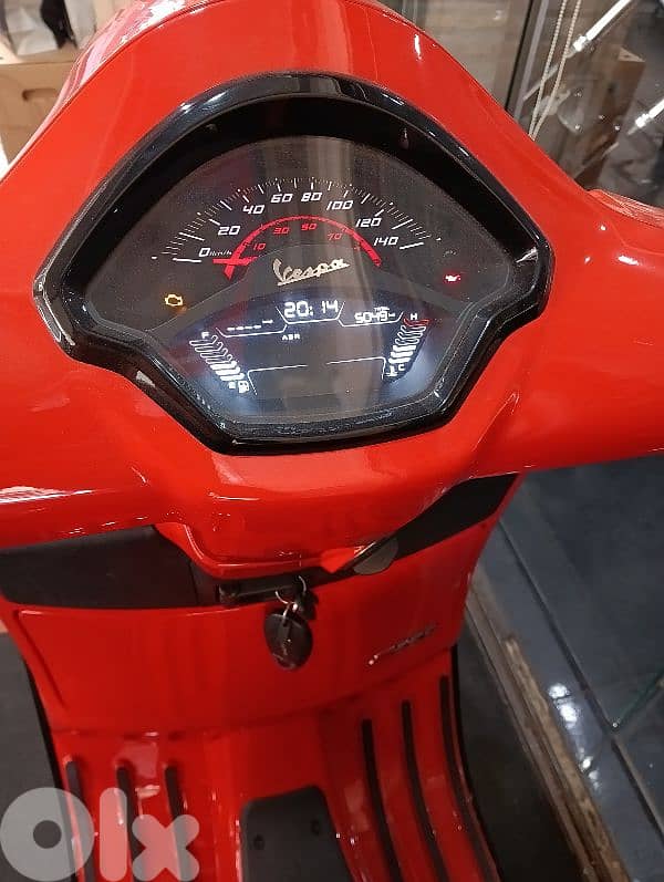 Vespa Gts super sport like new 5000klm still not registered 1