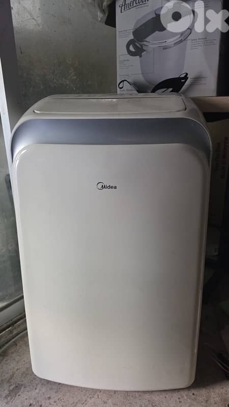 Ac,dog house,basketball hoop 0