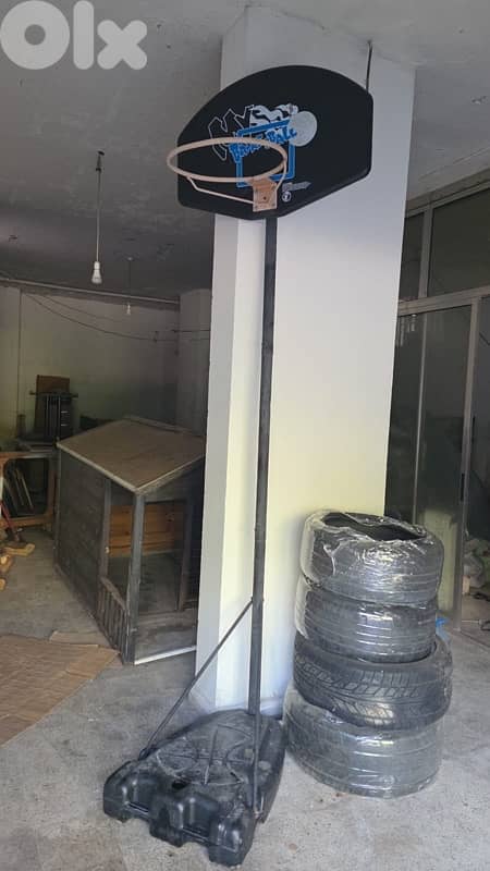 Ac,dog house,basketball hoop 7