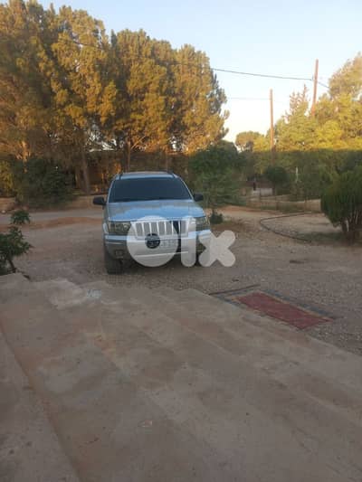 جيب شيروكى 2004