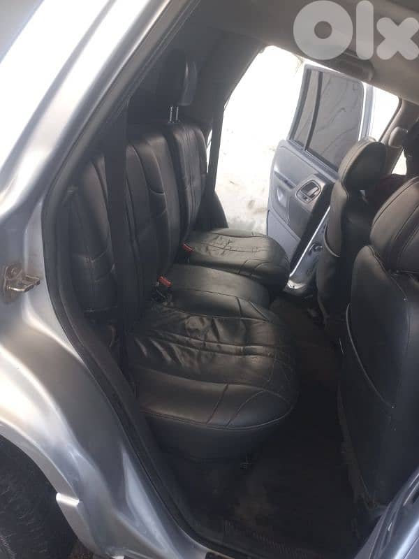 جيب شيروكى 2004 0