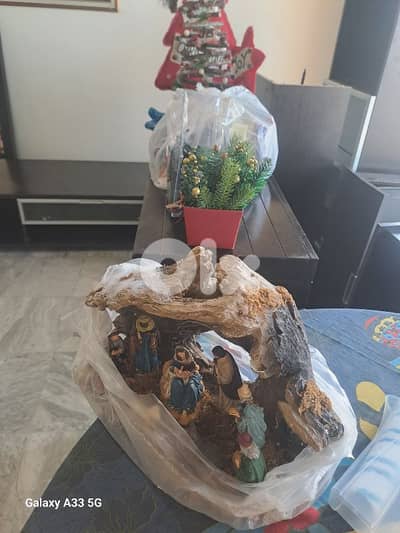 اغراض شجرة ميلاد مع الاضوية