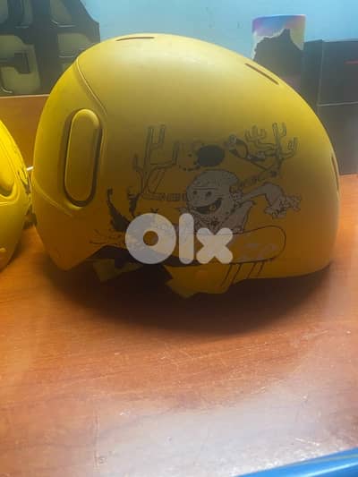 2 Wed’ze ski helmet