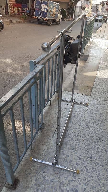 مانيكان وستاندات وتعاليق للبيع 0