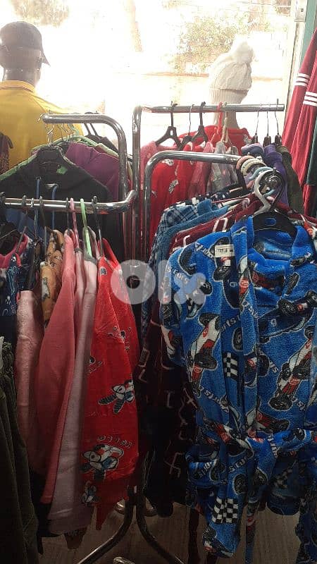 مانيكان وستاندات وتعاليق للبيع 1