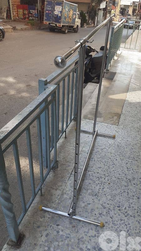 مانيكان وستاندات وتعاليق للبيع 3