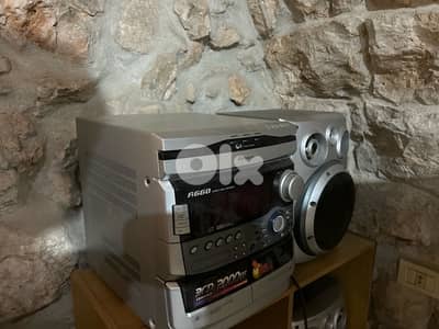 Pioneer 3 disc CD changer FM radio 2000 watts